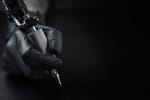 Державна символіка, квіти і цитати: в Україні бум на патріотичні татуювання