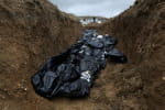 "Заздалегідь заготуйте мішки": Росія ухвалила державний стандарт копання братських могил