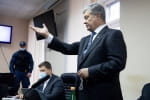 Суд відпустив Петра Порошенка під особисте зобов'язання