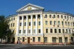 У Києво-Могилянській академії молодики в масках викрали скриньку для голосувань на виборах президента вишу