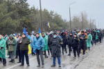 СМИ: В Энергодаре тысячи горожан вышли на митинг против врага – военные РФ начали стрелять в толпу и бросать гранаты