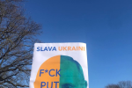Масштабные митинги и целые площади в сине-желтых флагах – как мир реагирует на войну в Украине
