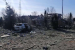 "Усіх накрило бетонними плитами": як волонтери допомагають розгрібати завали після авіаударів по Макарову