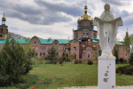 На Луганщині ворог масово нищить церкви 
