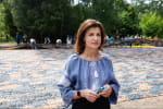 Площею 900 квадратних метрів: у мережі показали маскувальну сітку, яку сплели волонтери