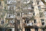 русня продолжает воевать с учебными заведениями и жилыми домами в Николаевской области – включение