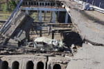 Орки нищать із вертольотів дороги та мости, що ведуть до Лисичанська – Гайдай