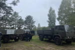Грузовики для фронта: Порошенко показал, как на польской площадке готовят новую партию Leyland DAF