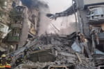 В ОВА показали наслідки ударів по Запоріжжю: рятувальники продовжують розбирати завали – відео (оновлено)