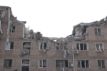 Ракетный удар по Николаеву: в больнице умер мальчик, которого достали из-под завалов пятиэтажки (обновлено)