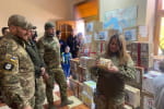 Волонтеры из "Гончаренко центров" привезли в Николаев и передали военным трогательные подарки со всей Украины