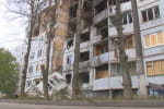 "Розбираємо всі будівлі до основ": у Харкові вже відбудовують понівечені обстрілами багатоповерхівки