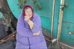 "Немає хати, щоб не було постраждалих" – на Миколаївщині люди поспішають затулити діри ковдрами та плівкою до холодів – сюжет