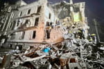 российская атака оборвала три жизни: под завалами дома в Кривом Роге остается ребенок
