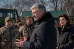 Порошенко розповів, який сюрприз привіз військовим на Донеччину
