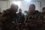 "Всех врагов уничтожим, победу одержим": генерал Сырский приехал в Бахмут и вручил награды военным