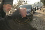  Велике виселення УПЦ мп із Лаври: як бісяться московські попи і скандалять "віряни"