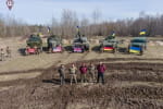 Українські десантники "обкатали" Challenger, Stryker & Cougar, Marder – Резніков