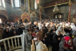 УПЦ (мп), попри вимогу, поки не виїхала з Лаври і проводить службу – на територію святині прийшла комісія