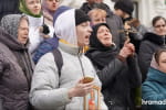 Перешкоджають журналістам і вдаються до провокацій: УПЦ мп продовжує окупацію Лаври