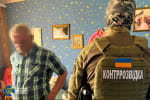 Под детской кроватью прятал оружие для совершения терактов в Запорожье – СБУ задержала агента рф