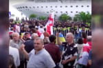 "росія – ворог, а не гість!": у порту Батумі грузини відправили круїзний лайнер з російськими туристами за відомим напрямком – відео