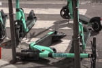 У Парижі заборонили прокат електросамокатів: чому так вирішили і чи задоволені містяни