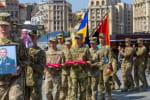 Загинув на Донеччині: на Майдані попрощалися з депутатом Київради, полковником Сергієм "Соколом"