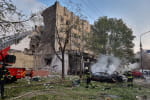У Черкасах уламки збитої ракети впали на готель: 11 поранених – подробиці