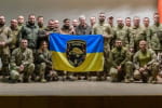 Порошенко привіз допомогу 6-му стрілецькому батальйону ЗСУ – у його складі воюють депутати