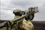 Ті, хто тримає наше небо: "5 канал" передав рації для підрозділу ППО на Київщині