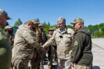 Порошенко привез в один из разведывательных батальонов ВСУ партию FPV-дронов, квадроциклы и экскаватор для обустройства позиций