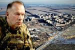 Вугледар впав: росіяни у кожному районі вивішують триколори – куди ворог посуне далі
