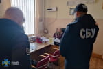 Понад $450 тис., ювелірні прикраси та російський паспорт сина: СБУ викрила очільницю Миколаївського МСЕК