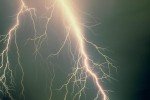 Во время шторма в Индии от ударов молнии погибли 27 человек – что известно