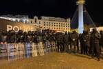 Сльозогінний газ, димові шашки та водомети: силовики розганяють активістів у Тбілісі
