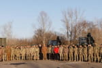 "Маємо боротися": Порошенко привіз дрони й техніку у 15 бригад і батальйонів, які воюють на Покровському напрямку
