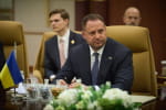 Усунення політичних опонентів влади, загроза авторитаризму і внутрішні конфлікти, які загрожують не менше, ніж війна – The Economist про посилення Єрмака