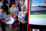 "Не верю в перемирие": жители Доброполья массово эвакуируются под обстрелами – видео