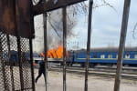 Російський дрон ударив по вагону пасажирського потяга у Миколаєві &ndash; є постраждалий