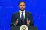 Віцепрезидент США Венс прибув до Будапешта і зробив заяви про Україну та Орбана