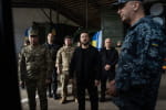 Обговорили збільшення кількості гелікоптерів для посилення ППО &ndash; президент відвідав Одещину 