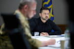 Зеленський провів низку зустрічей із військовими щодо ситуації на фронті та розвитку оборони