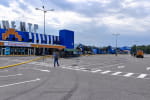 У Сумах через ворожу атаку повністю згорів "Епіцентр": це вже 9-й знищений ТЦ мережі