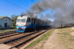 Окупанти атакували приміський поїзд на Харківщині: є тяжко травмовані (оновлено)