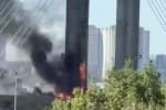 У Києві дрон поцілив у Південний міст під час руху потяга метро