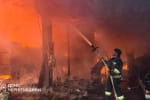 Двоє людей постраждали внаслідок ударів рф по Чернігівщині: горіли ангар, зерносховище та склад