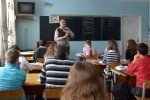 Гройсман заявив про пролонгацію реформи освіти: "Зараз нам це не по кишені"
