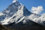 Через велику чергу на Евересті загинуло вже троє альпіністів – фото