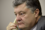 "Родные, вы ж нас не оставите, правда?" – Порошенко розповів про дзвінок мами бійця АТО, яка живе в ОРДЛО